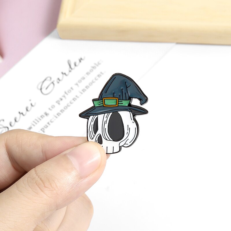 Huy hiệu cài áo hình đầu lâu/ quả bí ngô phong cách gothic thời trang cho nữ