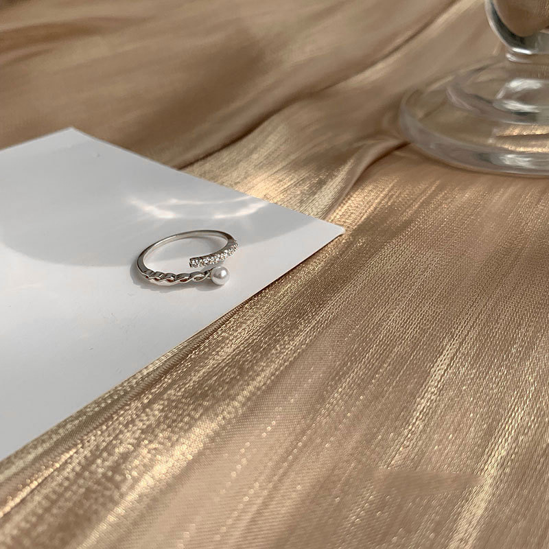 Nhẫn hợp kim mạ điện đính đá zircon và ngọc trai giả có thể điều chỉnh làm quà tặng cho nữ