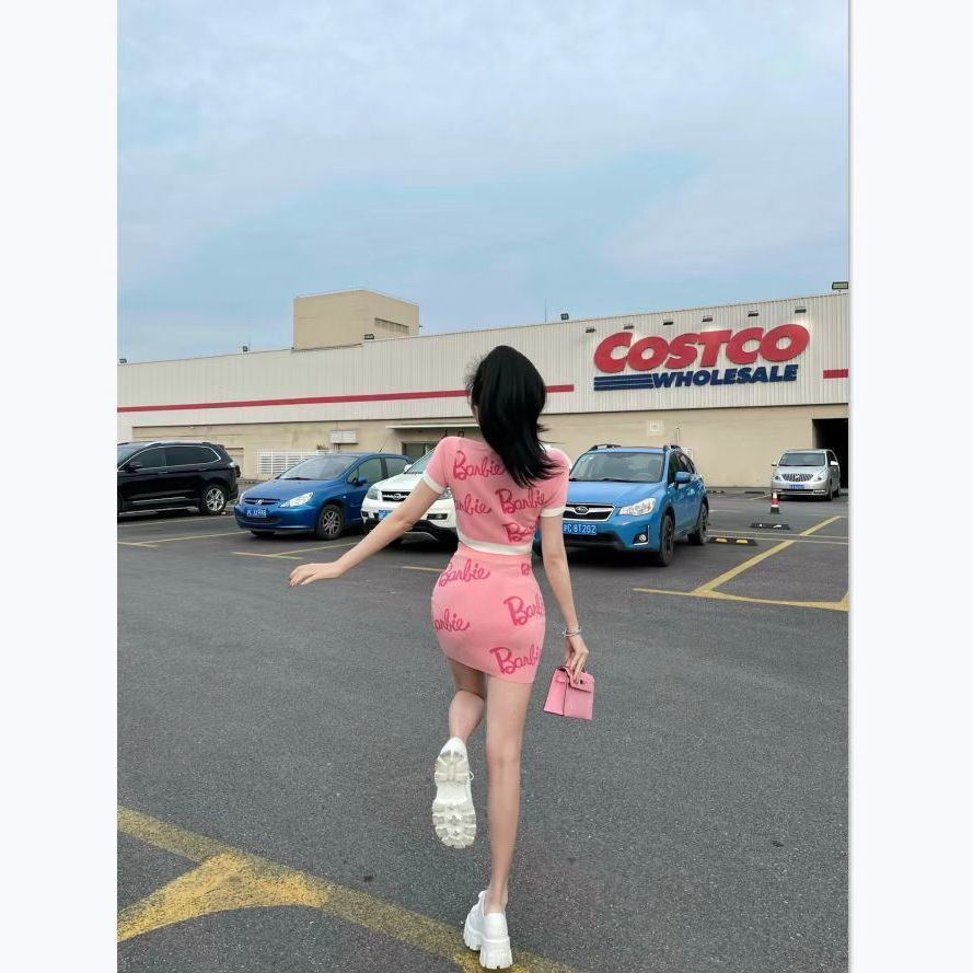 Woppei real Barbie out of the street private clothes sexy Spice Girl knitted suit fashion contrast color Hip Wrap Skirt two-piece set female