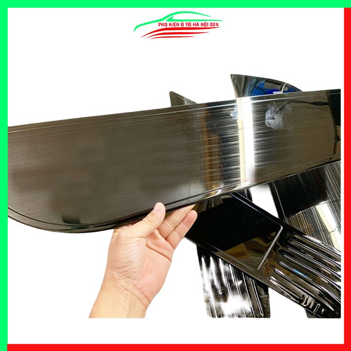Bộ ốp tapli Altis 2014-2021 vân Titan chống xước va đập khi mở cửa và làm đẹp xe