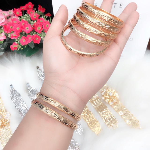 Vòng tay mạ màu vàng 18k