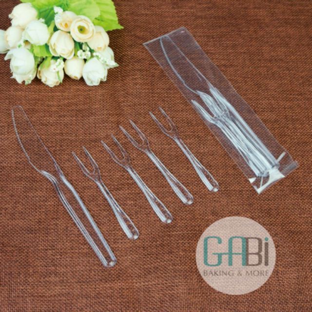 Set 1 dao kèm 4 dĩa nhựa ăn bánh/hoa quả