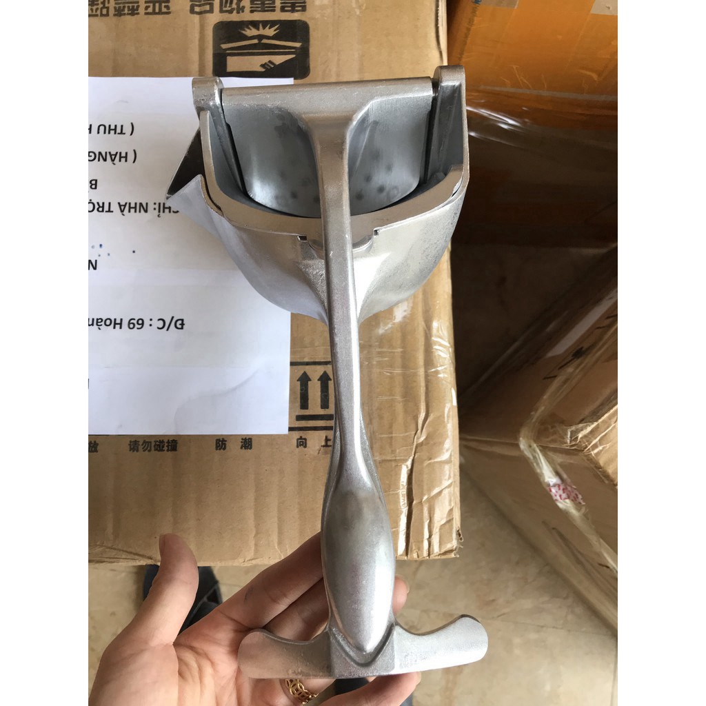 Máy ép trái cây cầm tay