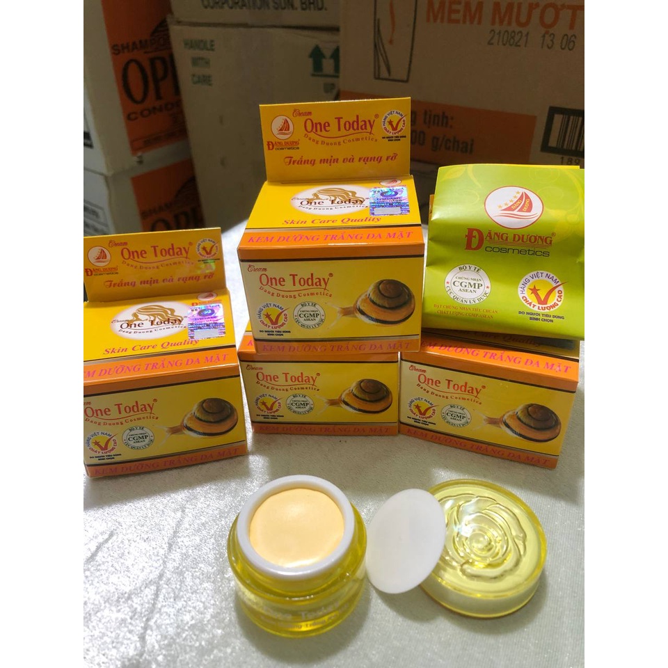 kem ốc sên dưỡng trắng da mặt