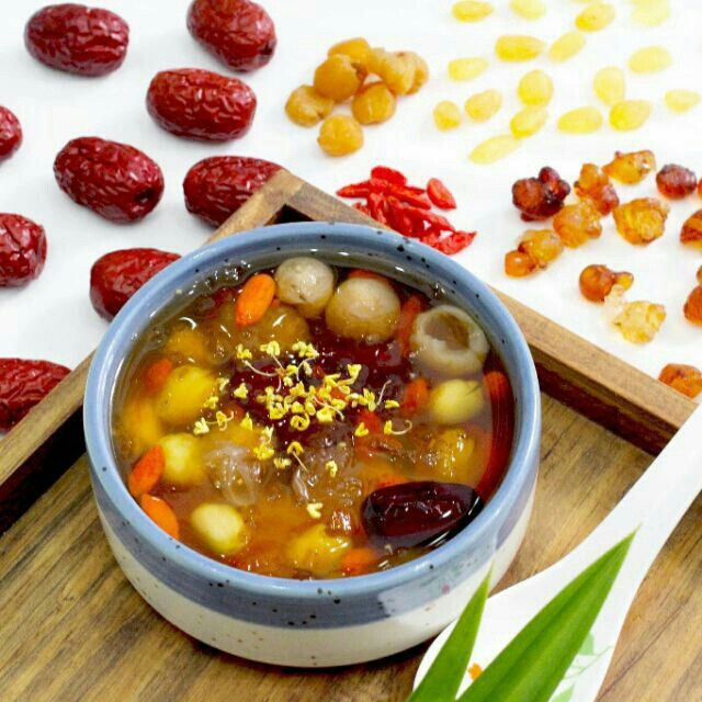 SET NGUYÊN LIỆU CHÈ DƯỠNG NHAN: Tuyết yến, Bồ mễ, Nhựa đào, Kỳ tử.... ; Sét sâm bổ lượng. Date luôn mới