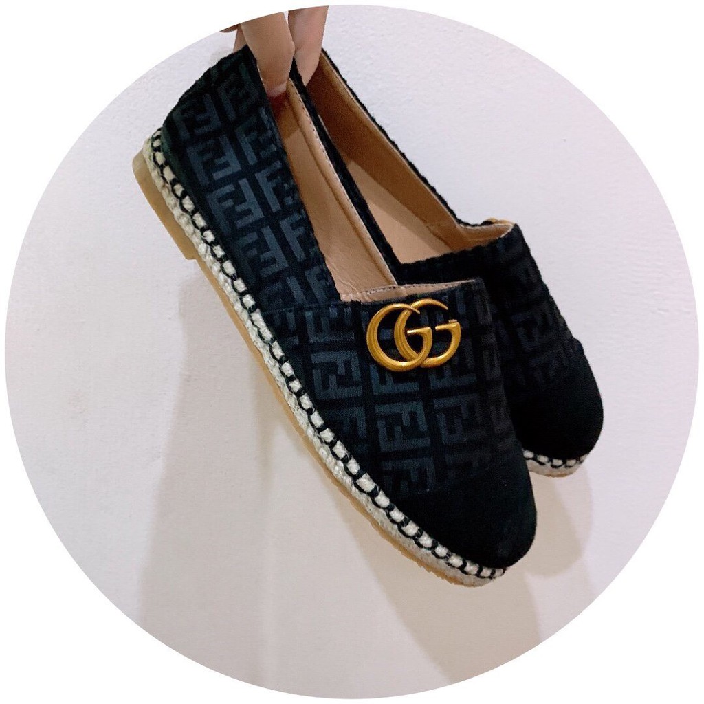 Giày slip on viền cói vân họa tiết khuy GG mạ đồng | BigBuy360 - bigbuy360.vn