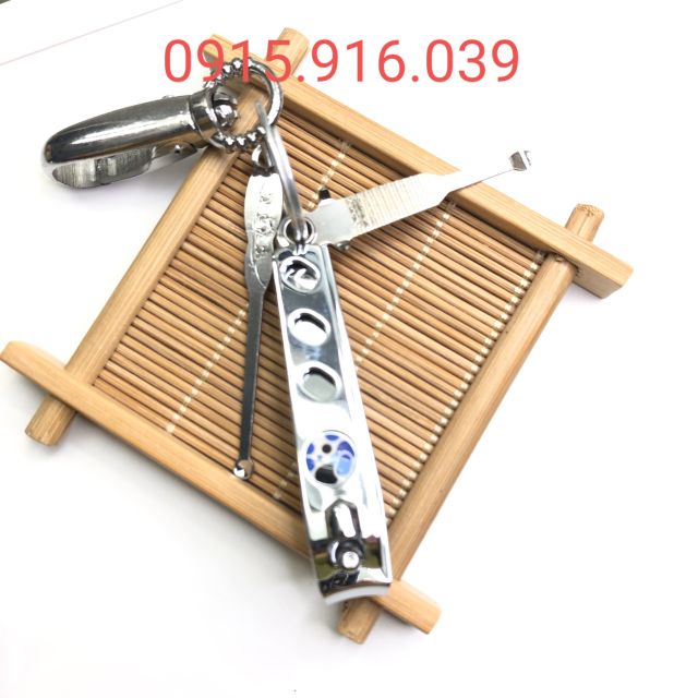 Cắt móng tay, Bấm móng tay móng chân kèm cây lấy ráy tai
