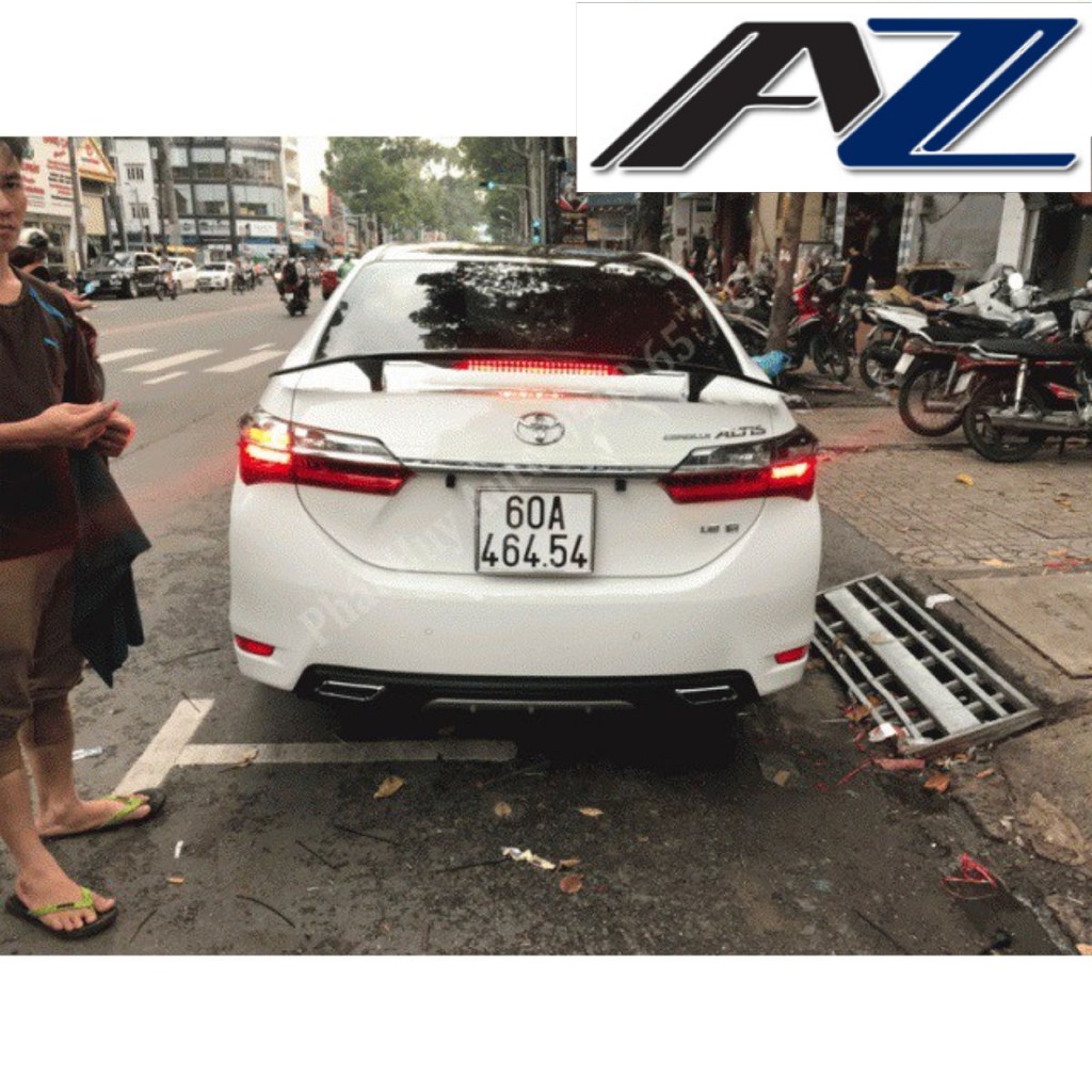 Đuôi gió thể thao có đèn xe Altis - mộc