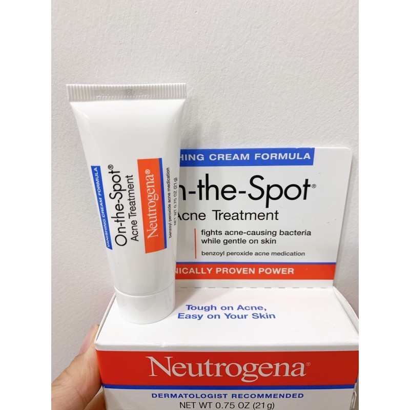 Kem chấm mụn Neutrogena On The Spot Acne Treatment 21g