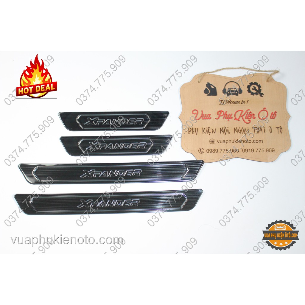 Ốp bậc cửa titan cao cấp Xpander 2018- 2020 cao cấp-Bộ 8 miếng trong ngoài  +Tặng 2 cuộn 3M 2,5 cm*3 mét