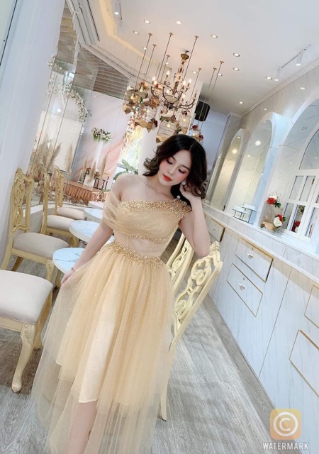 ẢNH VÀ VIDEO THẬT 1000% _ ĐẦM XOÈ KIM TUYẾN LỆCH VAI