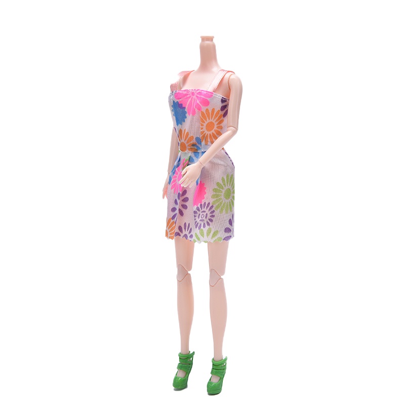 Set 35 Váy 12 Đôi Giày Cao Gót + 5 Vương Miện + 6 Dây Chuyền Cho Búp Bê Barbie