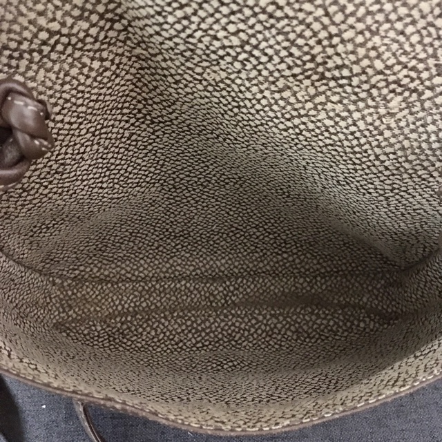 Túi đeo chéo da hươu