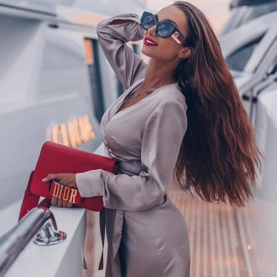 Kính mát nữ chính hãng Gucci gọng bản to cực chất đây ạ Màu havana siêu hiếm -Size 50/22/145 form cực ôm mặt