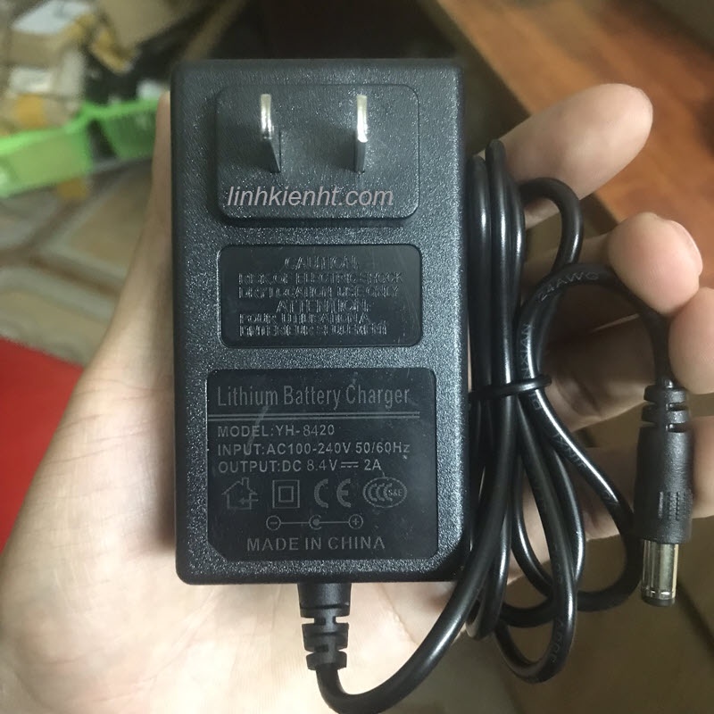 Adapter sạc pin Nguồn sạc Pin 8.4V nguồn sạc áo gió 8v4 áo chống nóng