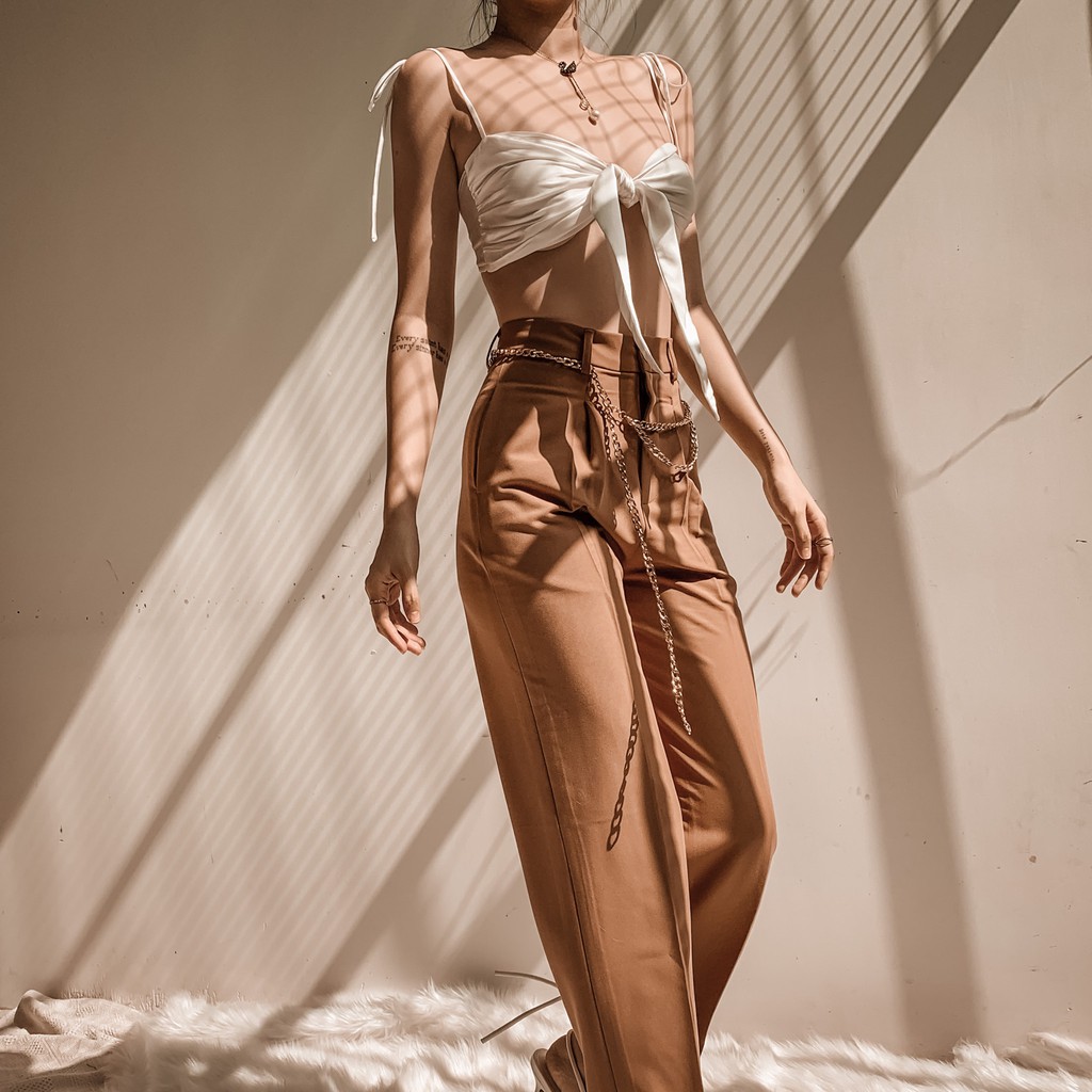 Áo croptop hai dây thắt nơ ngực gợi cảm, thích hợp đi biển, dạo phố - Dánh cho nàng chuộng phong cách sexy, cá tính | BigBuy360 - bigbuy360.vn