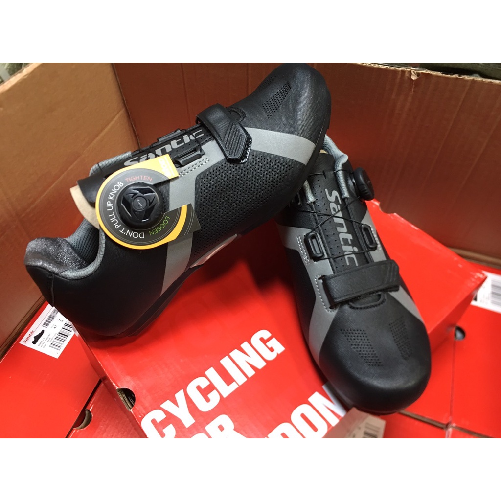 Giày đạp xe không cá