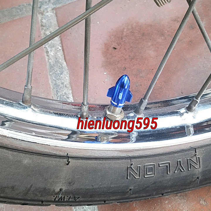 Ốc van xe máy trang trí