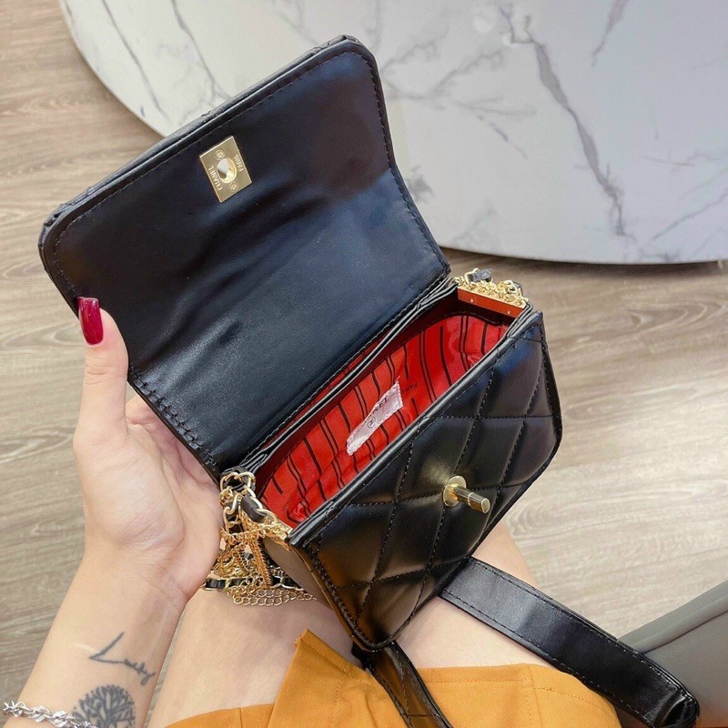 [HOT HIT] Túi CN ngọc trinh nhiêu xích lót đỏ có in dập logo(da bao mềm nhé)b | BigBuy360 - bigbuy360.vn