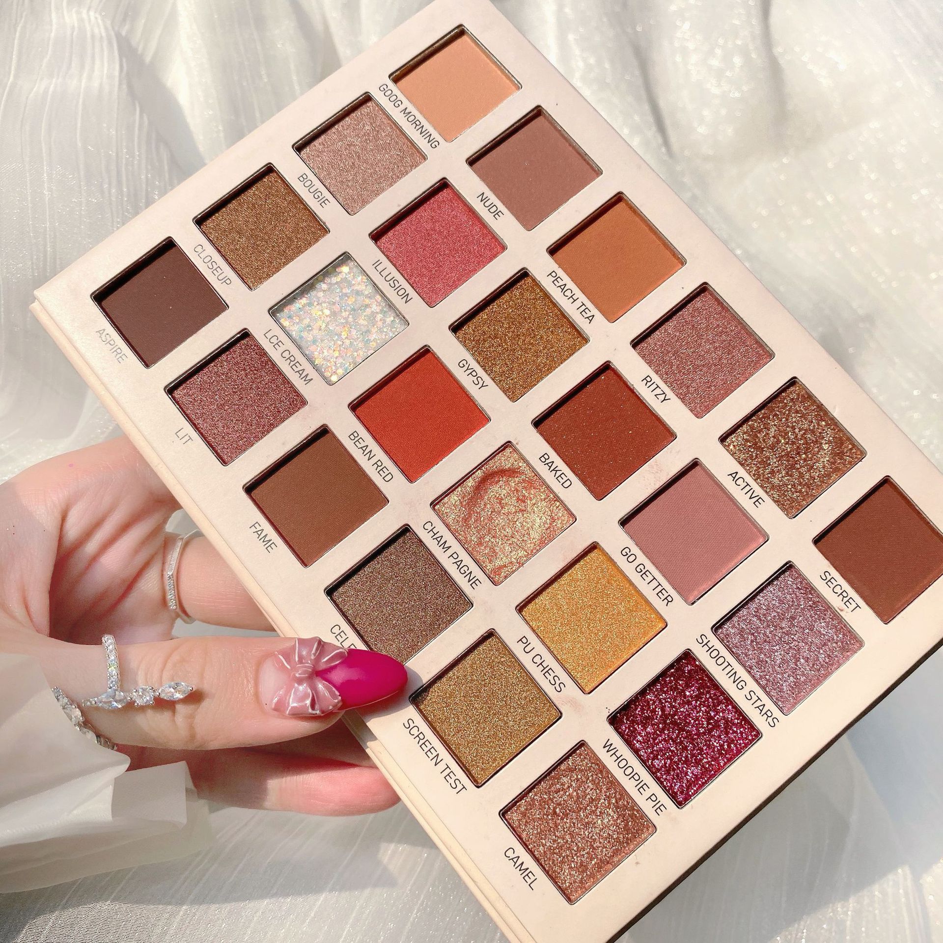 (Hàng Mới Về) Bảng Phấn Mắt 24 Màu Lì Lấp Lánh Trang Điểm Đa Năng | BigBuy360 - bigbuy360.vn