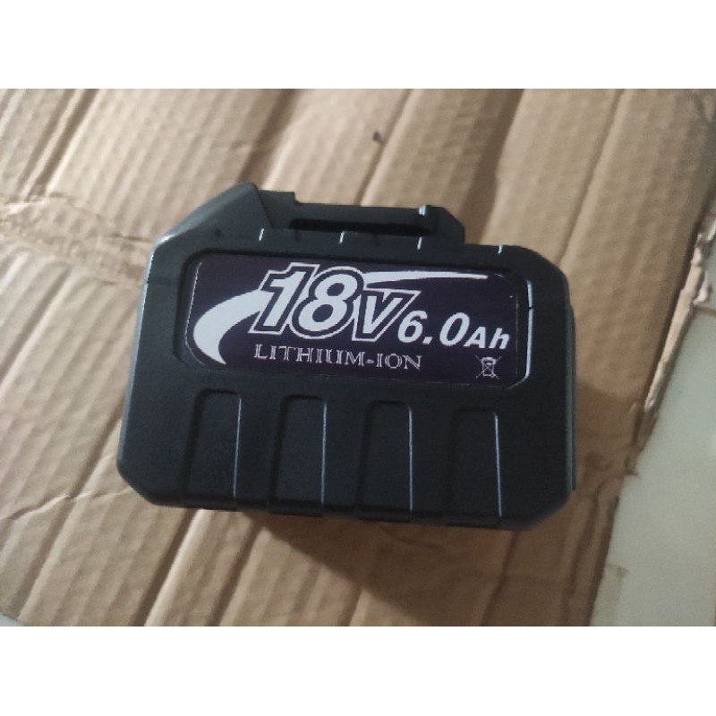 Pin Makita 18V 6Ah Xả Cao Dùng Được Cho Cả Máy 2 Chân Và 3 Chân, Dùng Sạc Adapter Hoặc Đế Sạc Trung Quốc