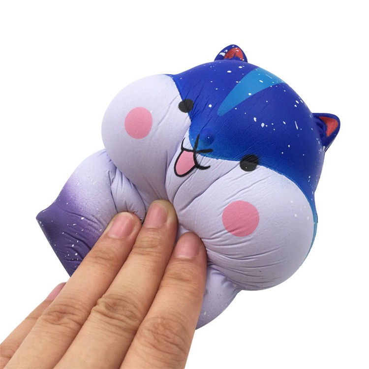 ĐỒ CHƠI SQUISHY CHUỘT HAMSTER XANH ÔM BÓNG KẺ SỌC CARO