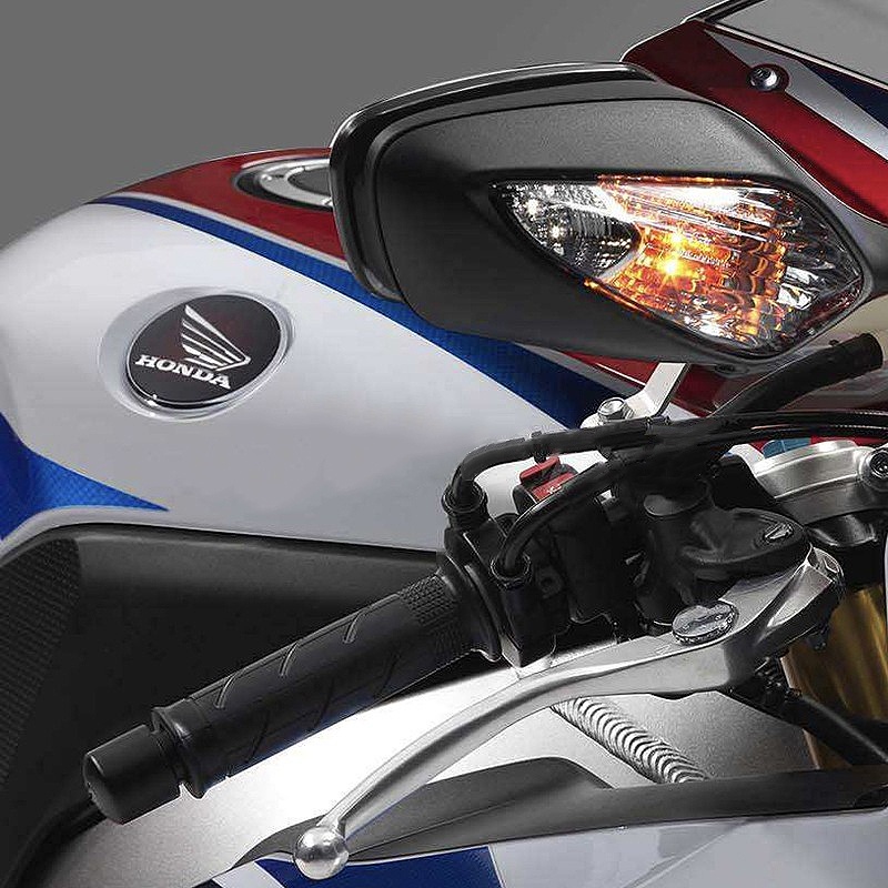 Bộ 2 Miếng Dán Logo 3D ABS Trang Trí Bình Xăng Xe Honda CBR600 190 400 1000RR