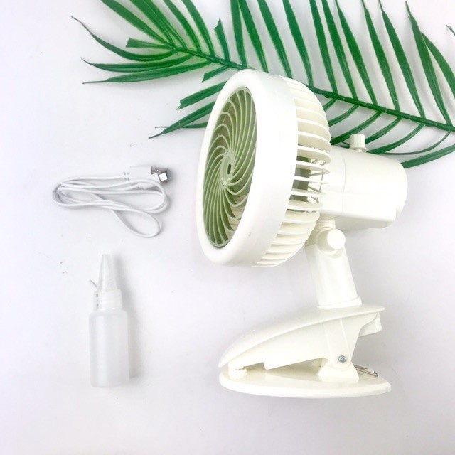 Quạt phun sương mi ni tích điện kẹp bàn có 2 chế độ quạt hàng loại 1 chất lượng cao. Thuong Trademark