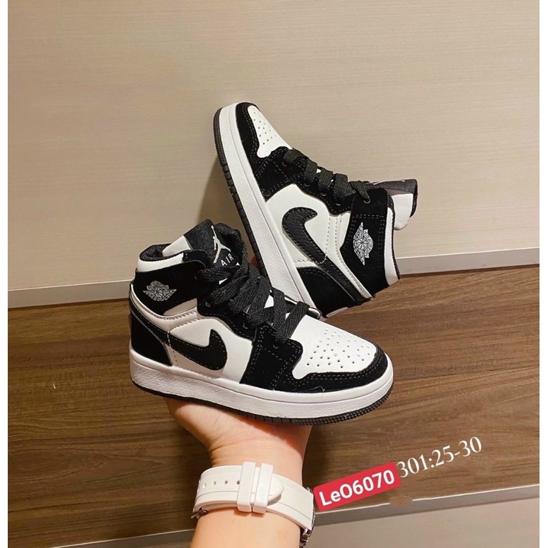 Giày thể thao cao cổ cho bé QCCC