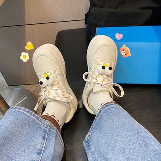 Giày ulzzang nữ màu kem dây hoa cúc vàng mỏ vịt họa hình đáng yêu đế bánh mì