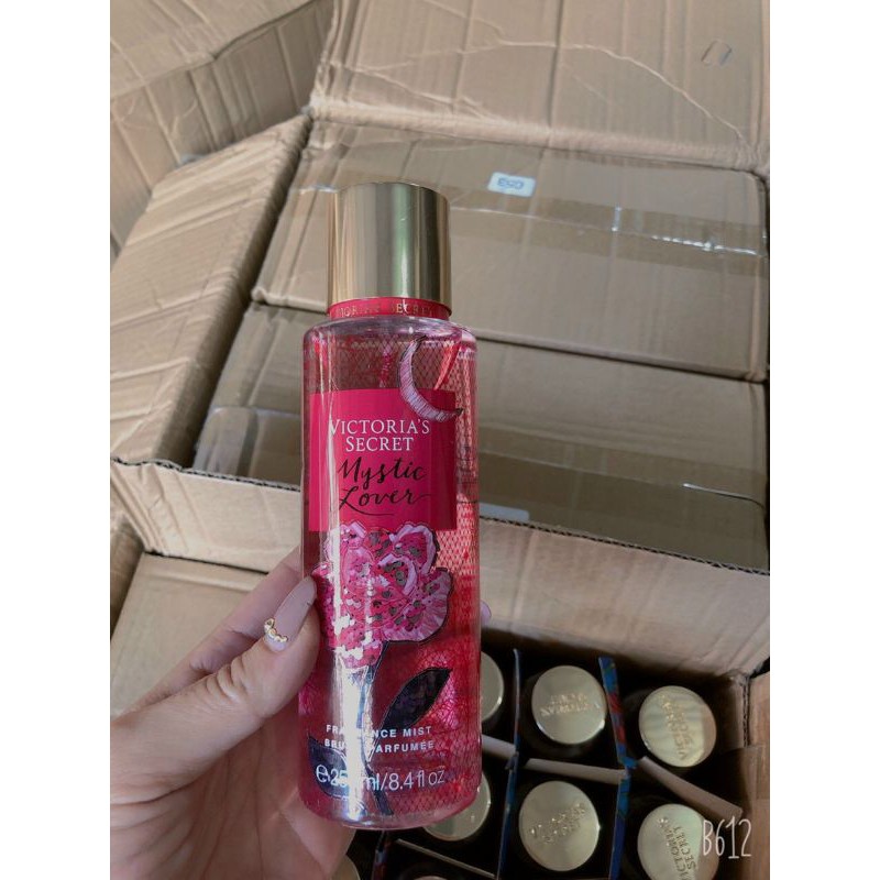 Xịt thơm toàn thân body vic 250ml | BigBuy360 - bigbuy360.vn