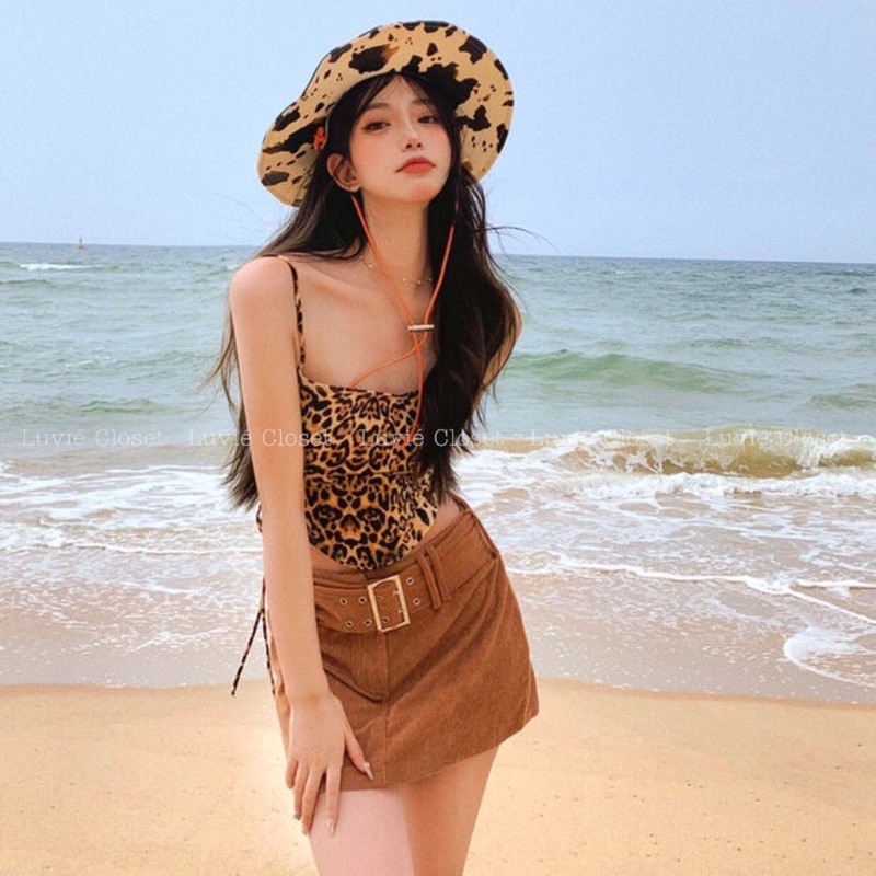 Áo Croptop Hở Lưng Đan Dây Kiểu Yếm Có Mút Ngực Hoạ Tiết Da Beo Ôm Body Sexy Quyến Rũ