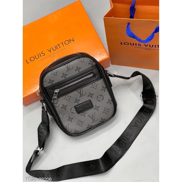 Túi đeo chéo LV dành cho cả nam và nữ TC25