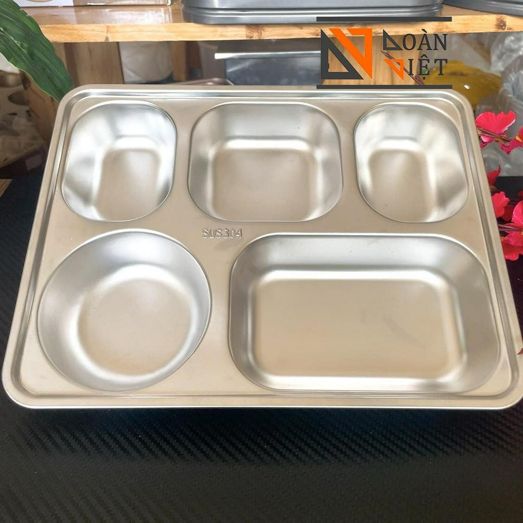 KHAY CƠM PHẦN 5 NGĂN, KHAY ĂN DẶM - Inox SUS 304 cao cấp - Không gỉ sét , an toàn cho sức khoẻ . Dày, đẹp , không bám lạ