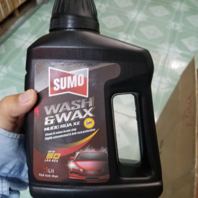 Nước rửa xe Sumo Wash&Wax (1 lít)