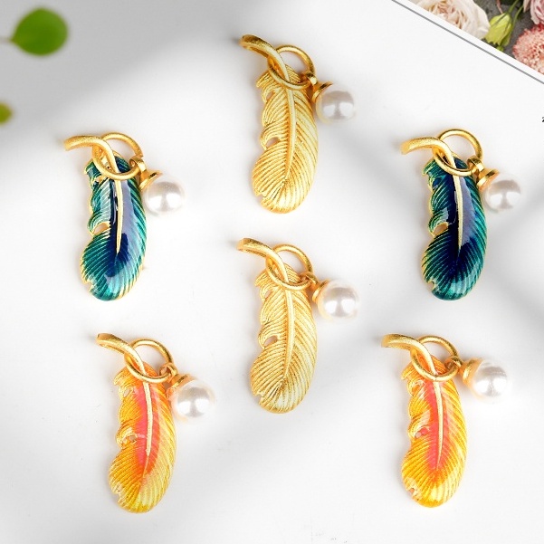 Mặt Dây Chuyền Lông Vũ Nhỏ Giọt Nước Ngọc Trai Tự Làm Thủ Công Mặt Dây Bện Màu Vàng Cát Chống Dị Ứng Có Khả Năng Nhận Diện Màu Sắc Cao Cổ Điển