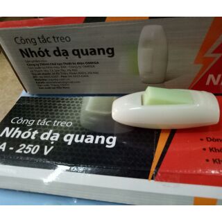 Công tắc treo nhót dạ quang Sopoka