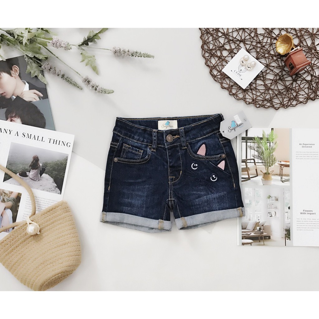 Quần short bò mèo bé gái.