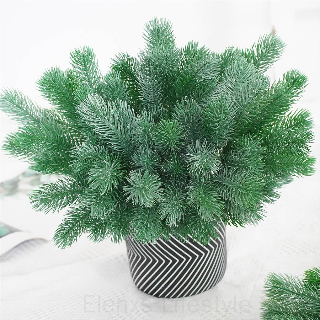 Cành lá thông nhân tạo bằng nhựa dùng trang trí nhà cửa độc đáo