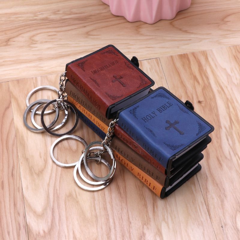 Móc khóa da in hình quyển sách kinh thánh