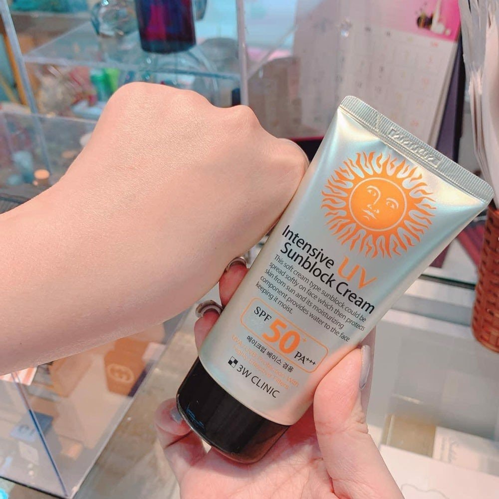 Kem chống nắng 3W Clinic Intensive UV Sunblock tnaang tone bảo vệ da che khuyết điểm tối ưu  SPF 50+ PA+++ 70ml Hàn Quốc