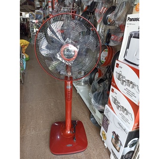 Quạt cây Phong Lan 7 cánh ( không khiển ) có khiển mới , màu đỏ