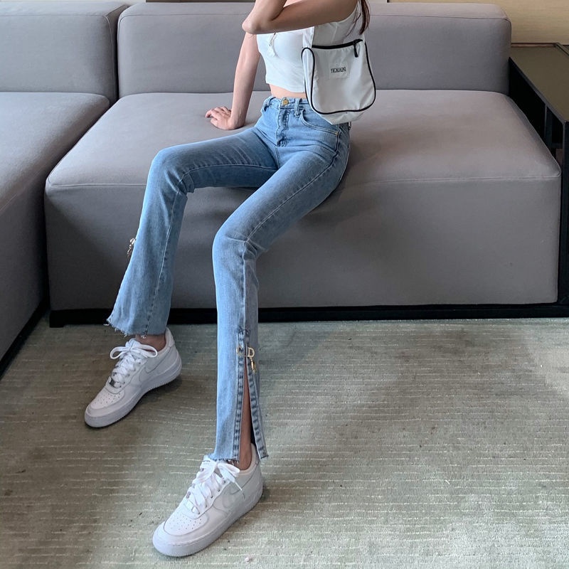 Quần jean xẻ ống cho mùa xuân phụ nữ 2022 mới có trang sức kim loại eo cao thời trang