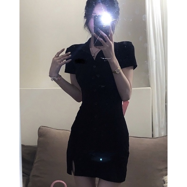 Đầm gân cổ bẻ nút giữa