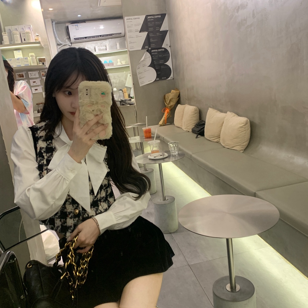Set áo gile + áo sơ mi trắng + chân váy đen