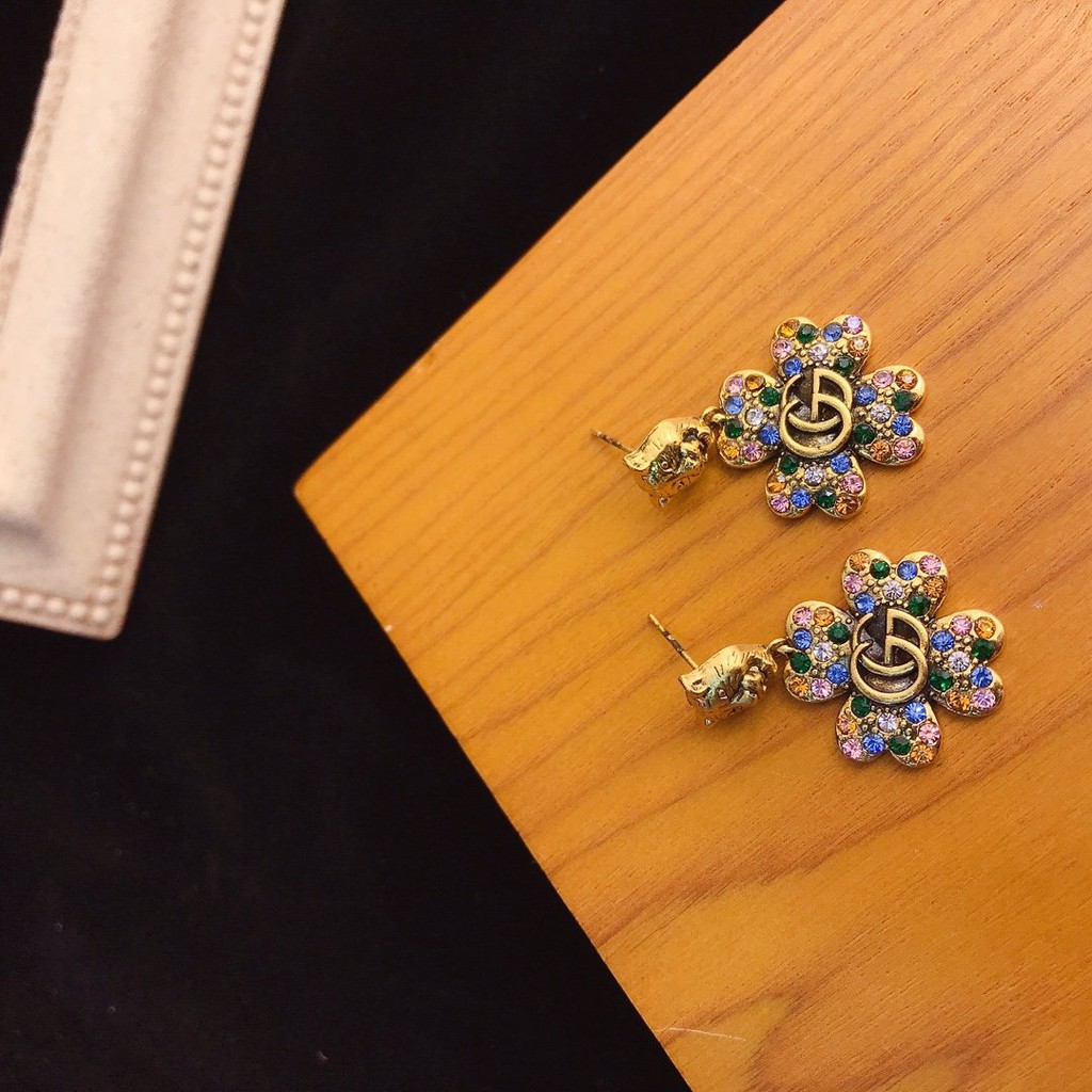 Bông tai hình hoa đính đá cá tính cho nữ