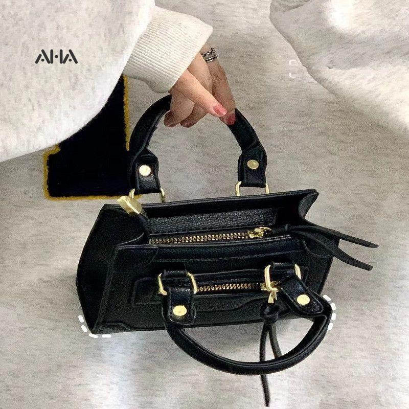 Túi đeo chéo AHA OFFICIAL mini thiết kế độc đáo dễ phối đồ thời trang cho nữ