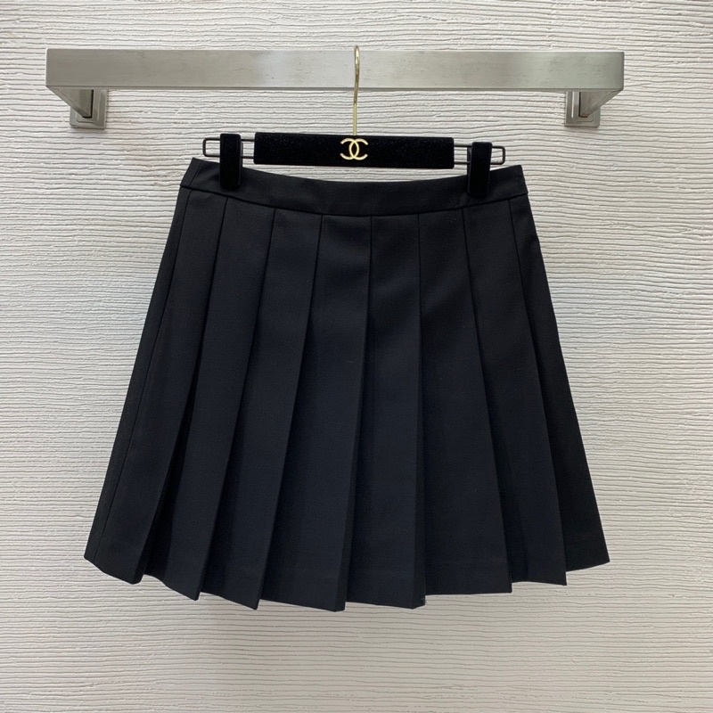 Bộ trang phục nữ gồm áo khoác vest và áo gile chân váy xếp ly thương hiệu Louis Vuitton LV cao cấp