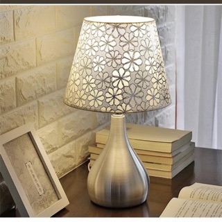 Đèn ngủ để bàn cao cấp [XẢ KHO ] Đèn Có Tăng Giảm Ánh Sáng