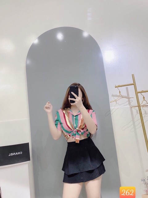 Áo sơ mi nữ sọc nhiều màu, có kết hợp cột nơ cá tính, form dáng ngắn xinh cho chị em eo thon